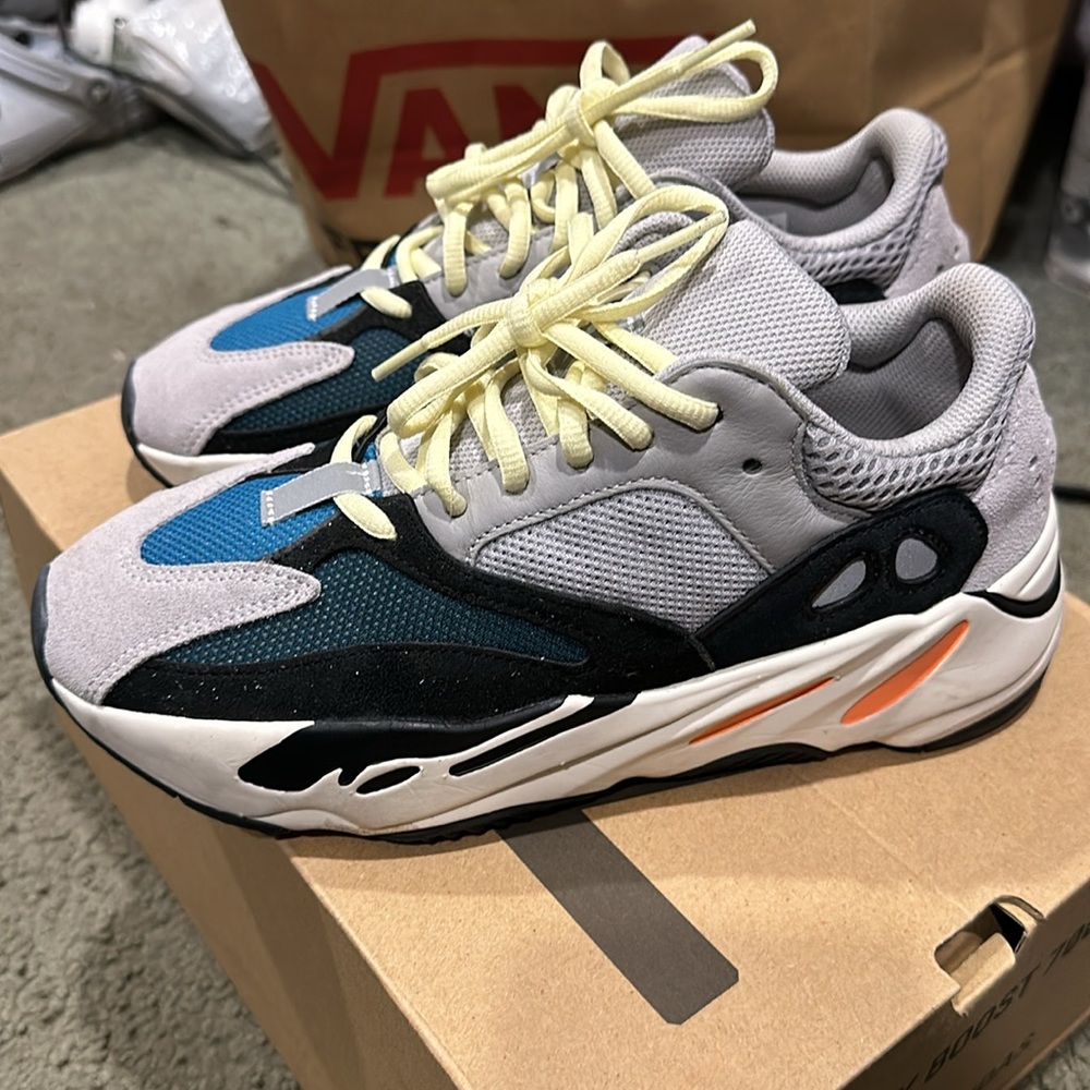 Adidas Yeezy Boost 700 Wave Runner